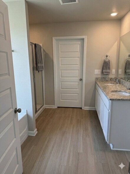 Building Photo - 15340 Leighwood Ln