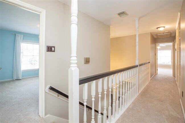 Building Photo - 3603 Rock Springs Dr