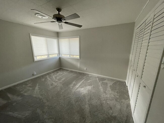 Building Photo - 5979 Meadow Ln