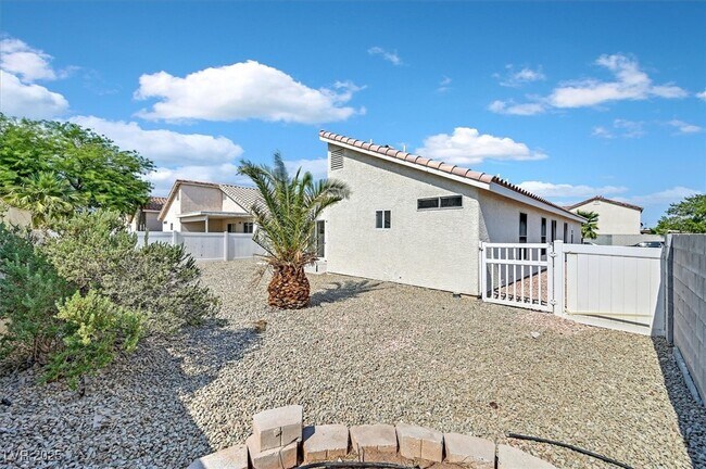 Building Photo - 4935 Stormy Ridge St