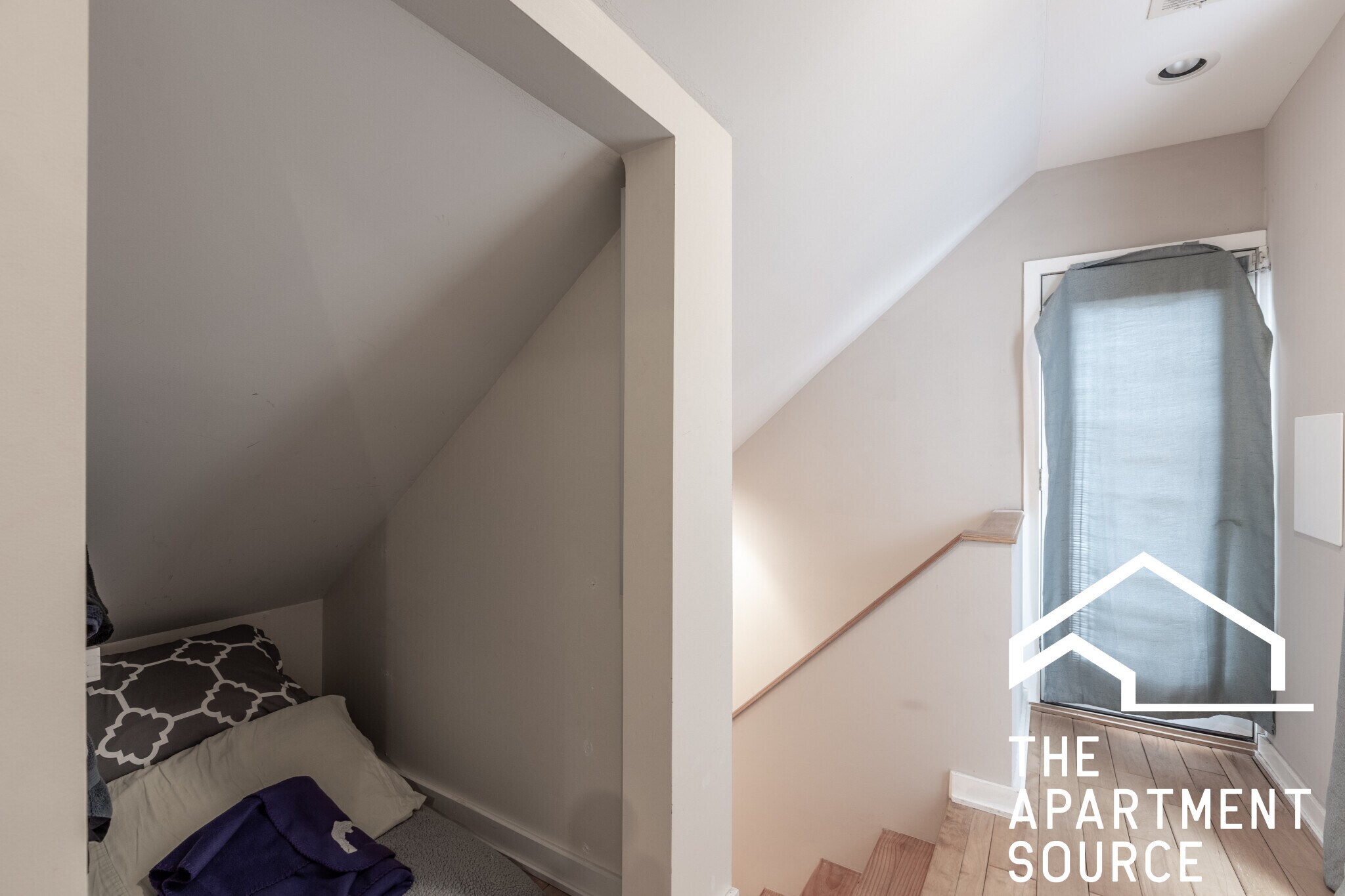 Building Photo - 1939 N Winchester Ave