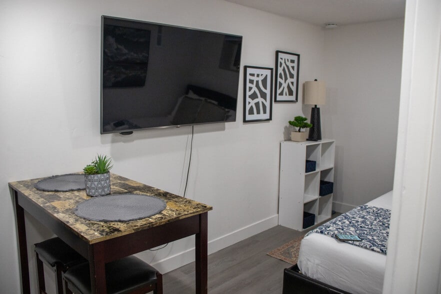 Primary Photo - 1219 W 500 S