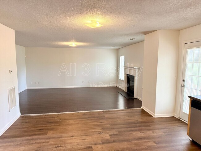 Building Photo - 231 Baywood Crossing