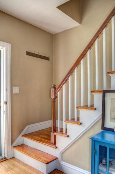 Building Photo - Carriage House