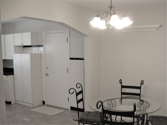 Building Photo - 9254 Sappington Rd