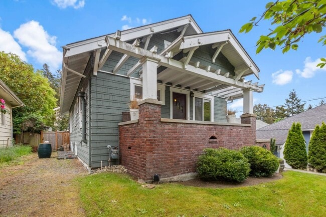 Building Photo - 4Bd/2Ba Seattle Home