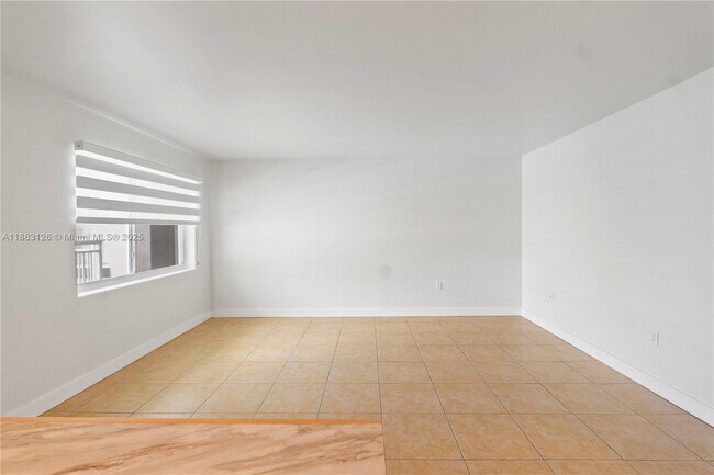 Building Photo - 3101 SW 27th Ave