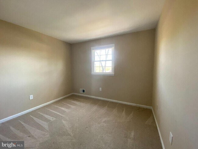 Building Photo - 9132 Conservation Way