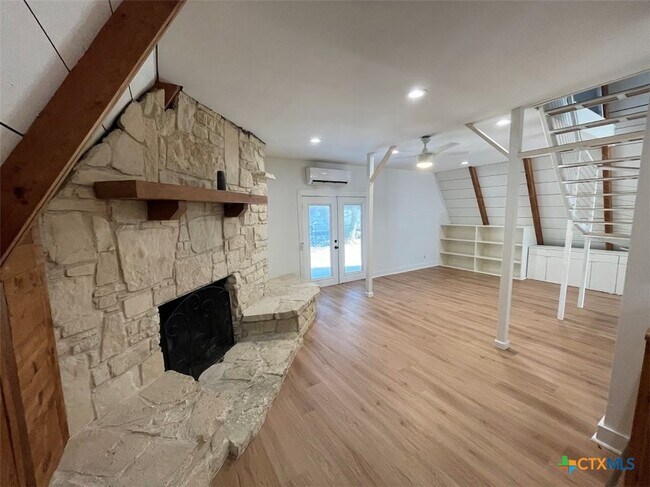 Building Photo - 1522 Cattail