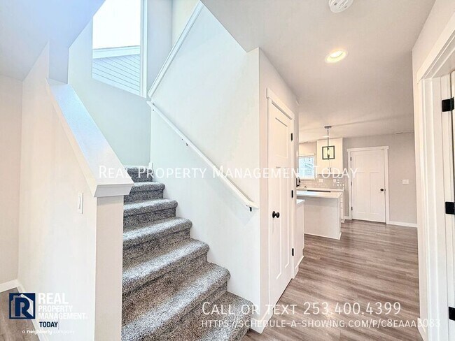 Building Photo - 362 Bondgard Ave E