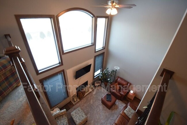 Building Photo - 814 Pinnacle Path