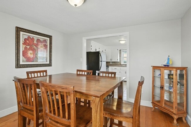 Building Photo - 1118 Boston Rd