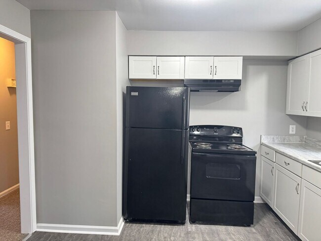 Building Photo - 2213 Glory Dr