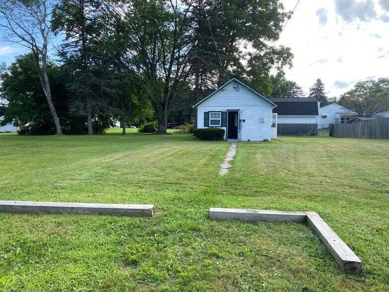 Building Photo - 328 3rd Ave