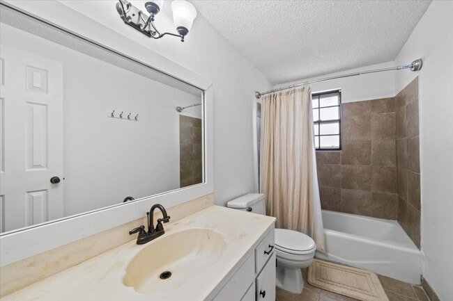 Building Photo - 676 Hermitage Trail