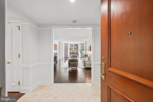 Building Photo - 1155 23rd St NW