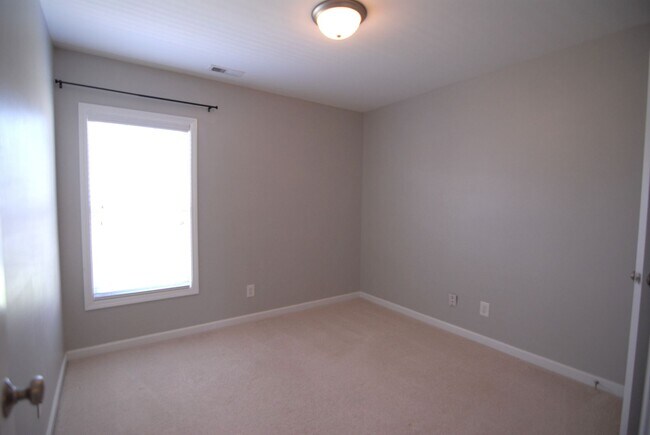 Building Photo - 4036 Comrie Ln