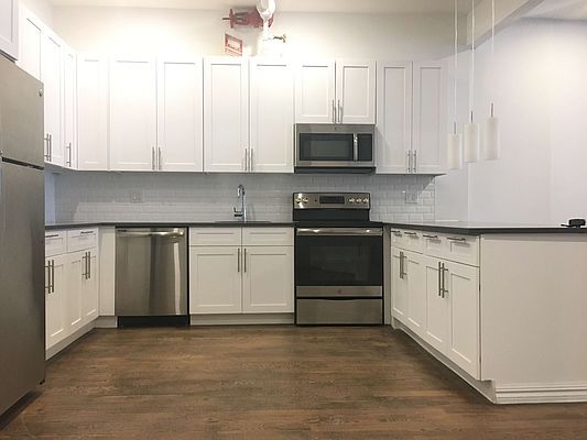 Building Photo - 812 Broadway