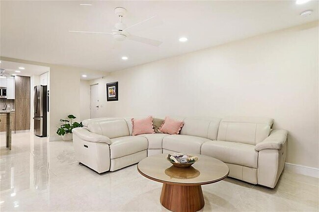Building Photo - 2800 N Ocean Dr