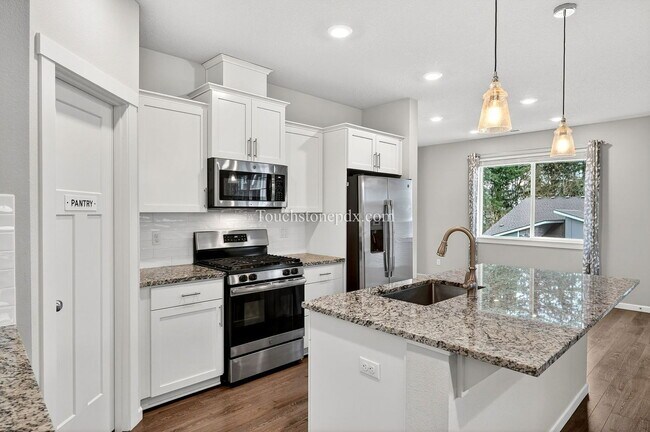 Building Photo - 11333 SE Courteous Ct