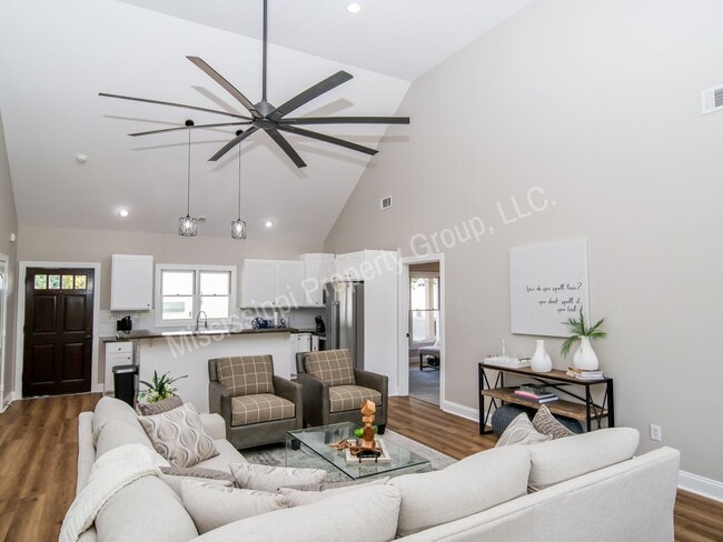 Building Photo - 441 Olive Branch Way