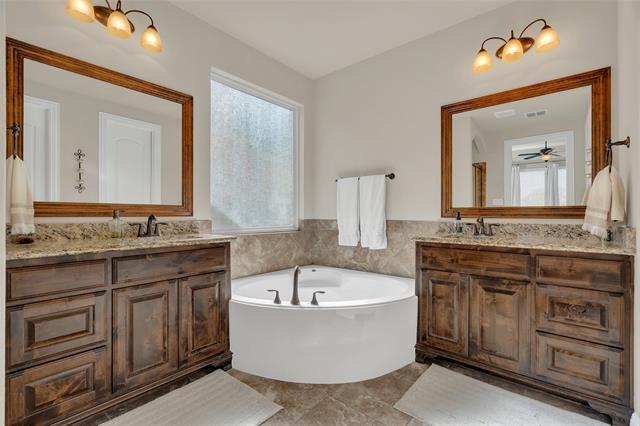 Building Photo - 2852 Exeter Dr