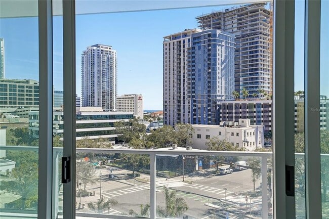 Building Photo - 400 Central Ave