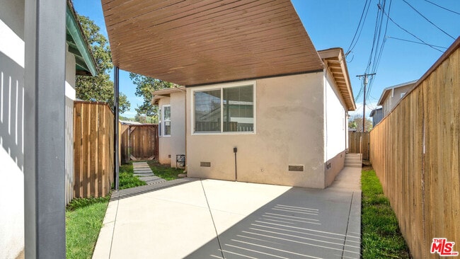 Building Photo - 10422 El Rancho Dr