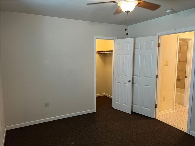 Building Photo - 316 Plantation Dr