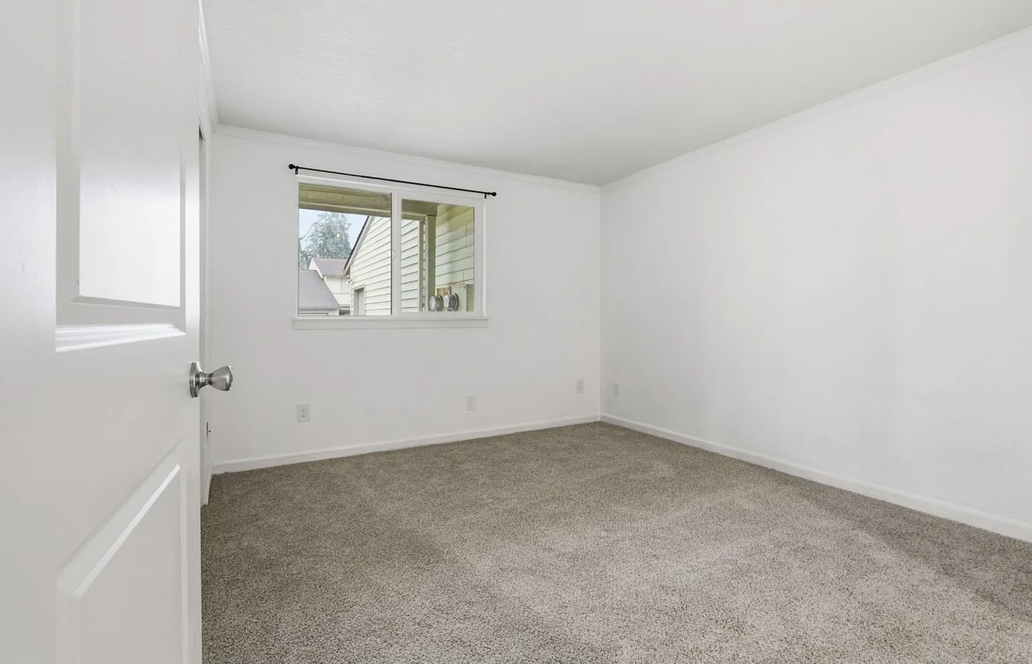 Building Photo - 510 SE 157th Ave