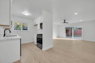 Building Photo - 9678 Lake Natoma Dr