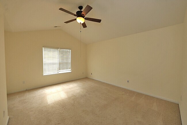 Building Photo - 3 Bedroom Detached Home in Desirable Delta...