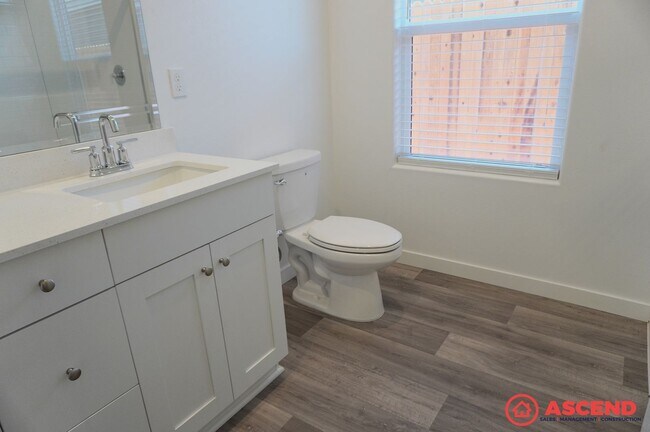Building Photo - 8206 Wandesford Dr