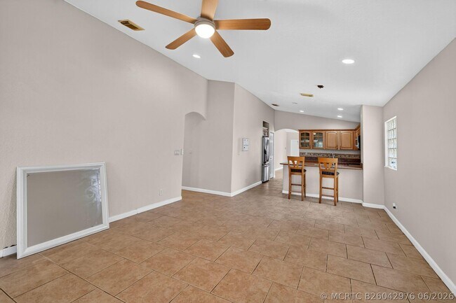 Building Photo - 1107 Big Torch St
