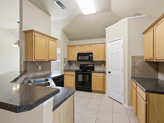 Building Photo - 6524 Sierra Madre Dr