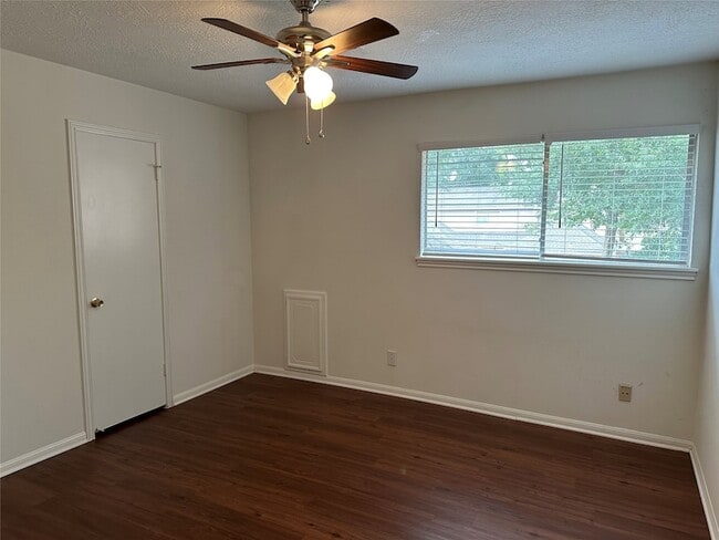 Building Photo - 11610 Cypresswood Dr
