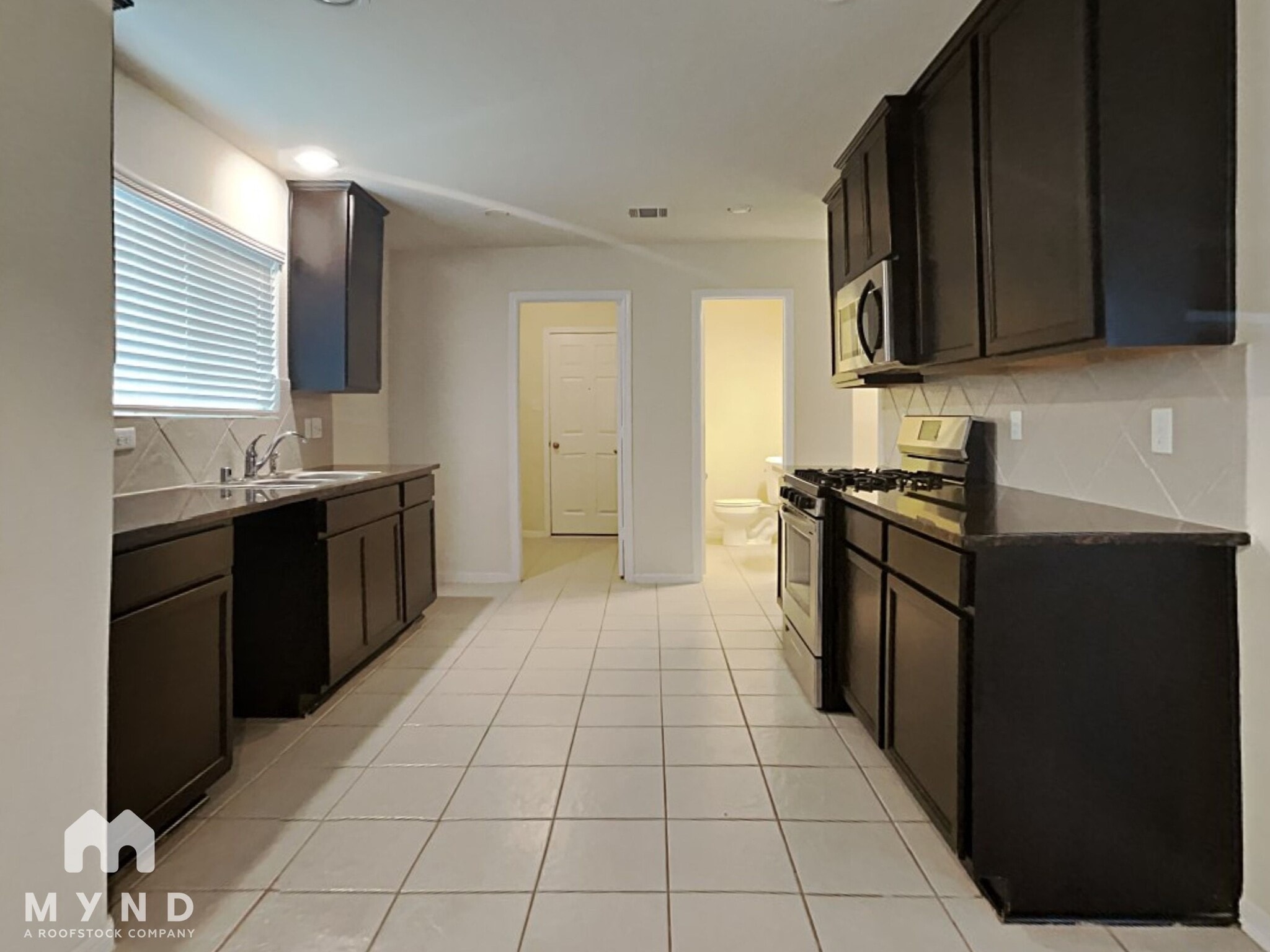 Building Photo - 12939 Almeda Crossing Ct