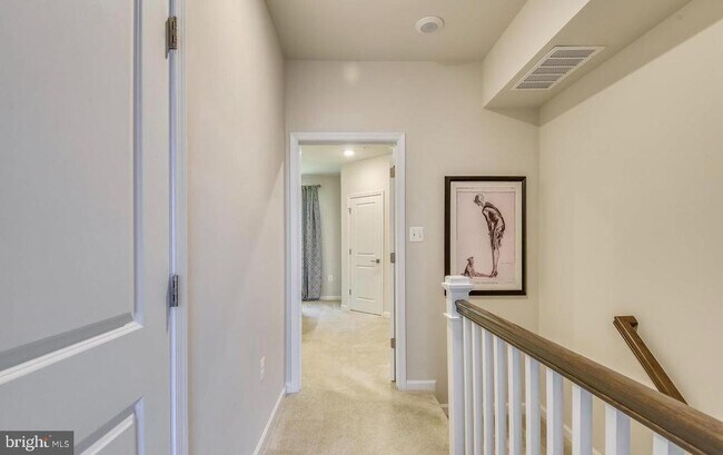 Building Photo - 23225 Milltown Knoll Square