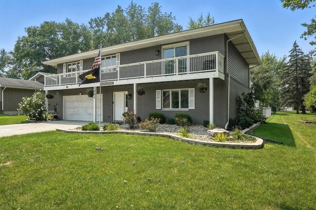 Primary Photo - 1651 Deer Valley Rd