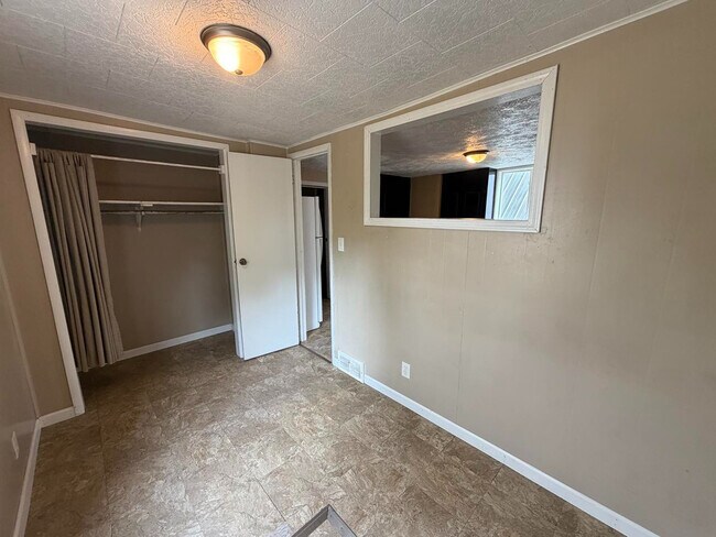 Apt 1 - 211 E High St