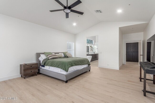 Building Photo - 8156 E Questa Rd