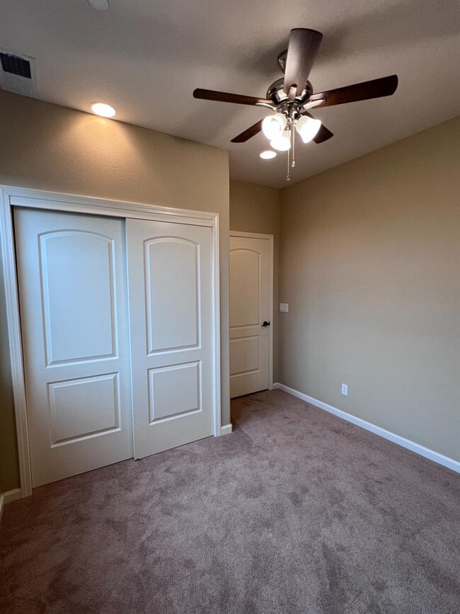 Building Photo - 2020 Makenna Dr