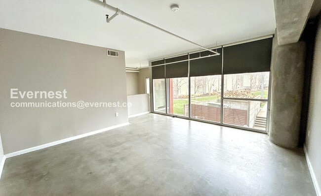 Building Photo - 2115 Yeaman Pl