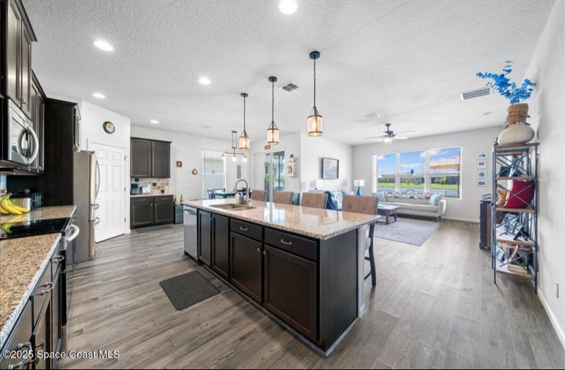 Building Photo - 4477 Trovita Cir