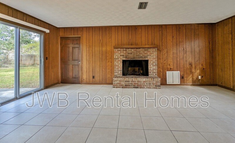 Building Photo - 11800 Mandarin Forest Dr