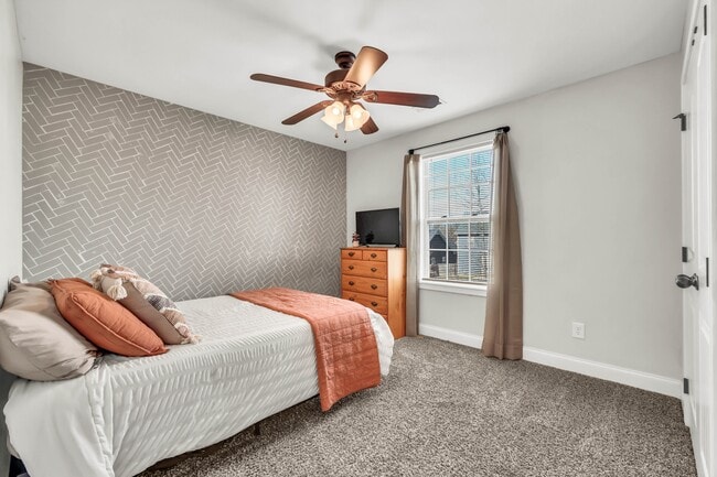 Building Photo - 505 Sourwood Dr