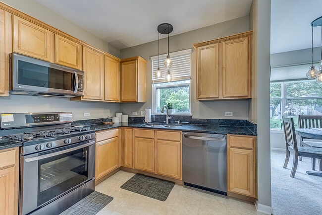 Building Photo - 2172 Sunrise Cir