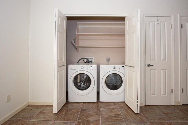 Building Photo - 3099 Peaks View Ln