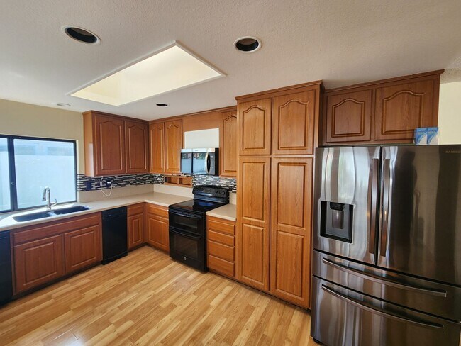 Building Photo - Single Story 4 Bedroom House in Mira Mesa