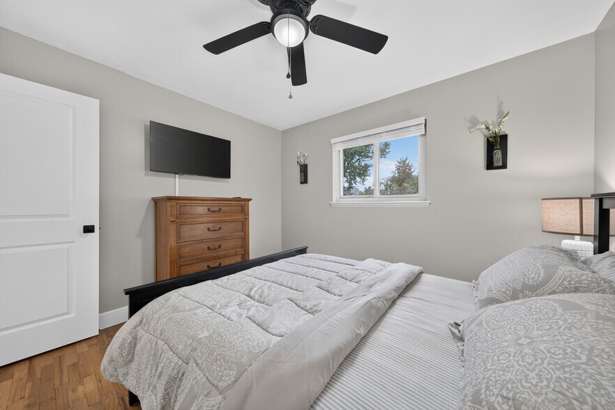 Building Photo - 30726 Avondale St